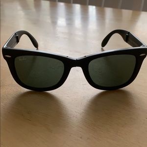 Foldable wayfarer Raybans